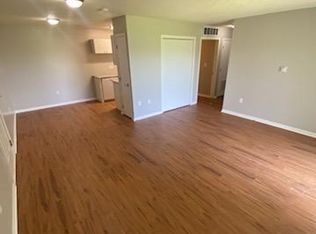 940 E 16th St #202, Schuyler, NE 68661