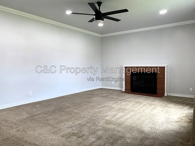 21925 Vernetti Way — Photo 2