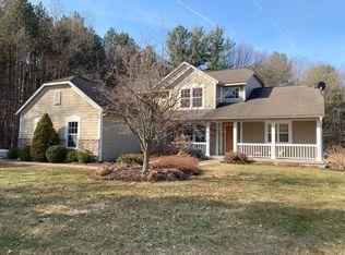2638 Oak Highland Ct, Lowell, MI 49331