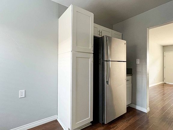 5th image of 4118-0 32nd St