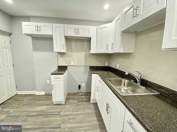 4th image of 2172 N Darien St