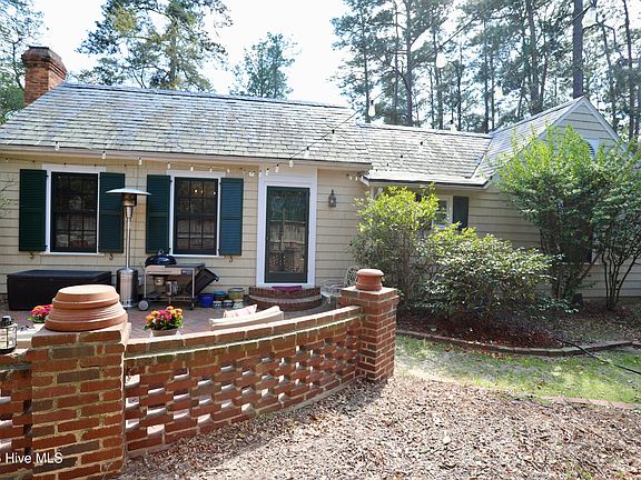 2nd image of 370 E Morganton Road