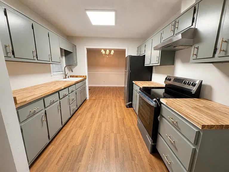 1506 Swainey Ave — Photo 8
