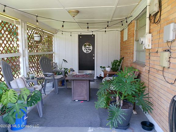 2nd image of 2179 Saint James Blvd