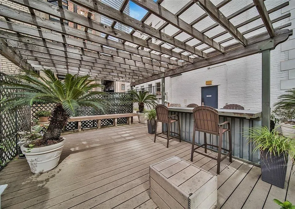 705 Main St #610
