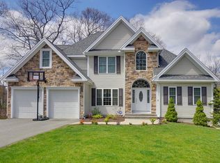 2 Mooney Cir, Burlington, MA 01803