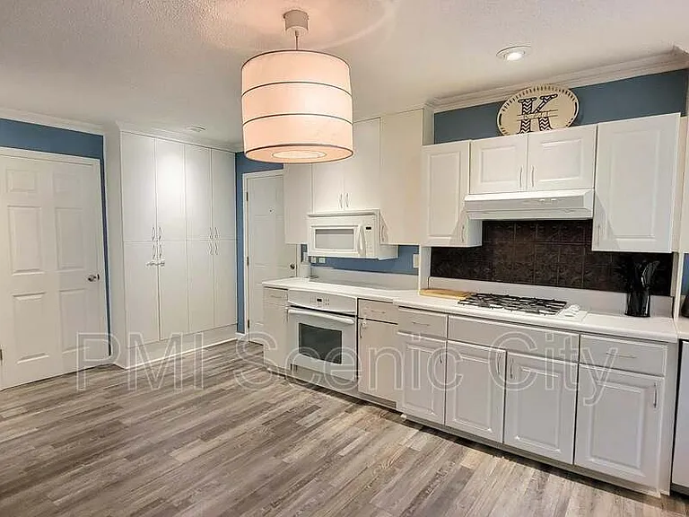 709 James Ave — Photo 4
