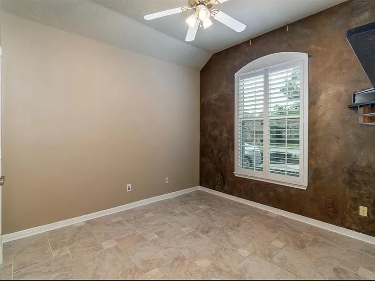 17422 Palisander Ct — Photo 11