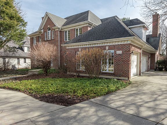 2nd image of 810 Country Club Dr