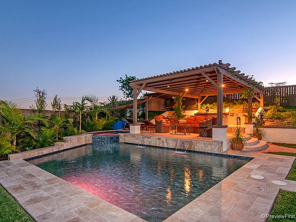 5th image of 451 Evening View Dr