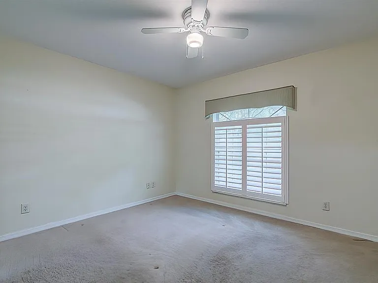 12 Anton Ct — Photo 27