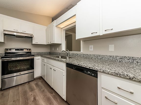 3rd image of 1516 Fawnwood Cir