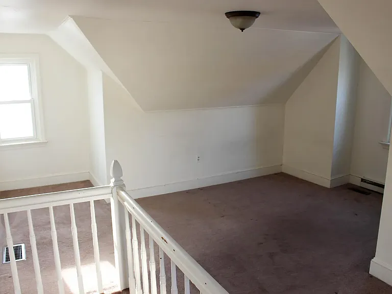 223 N New St — Photo 10