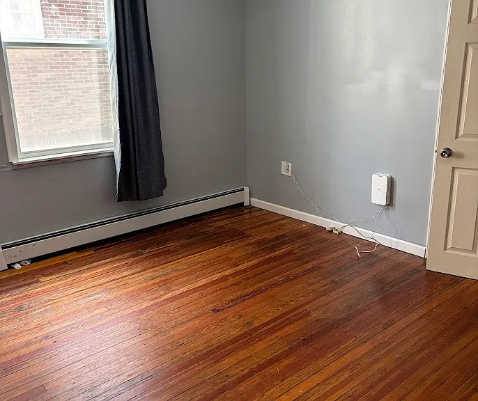 135-137 W River St #135 — Photo 7