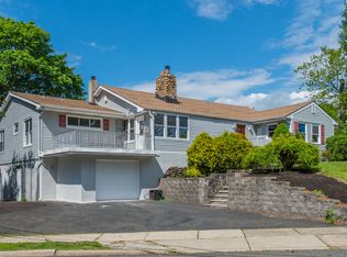37 Hanover Pl, Wayne, NJ 07470