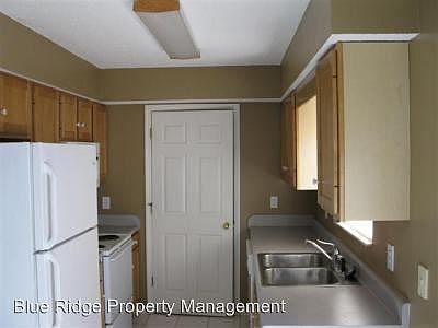 3rd image of 101 Waterford Ct