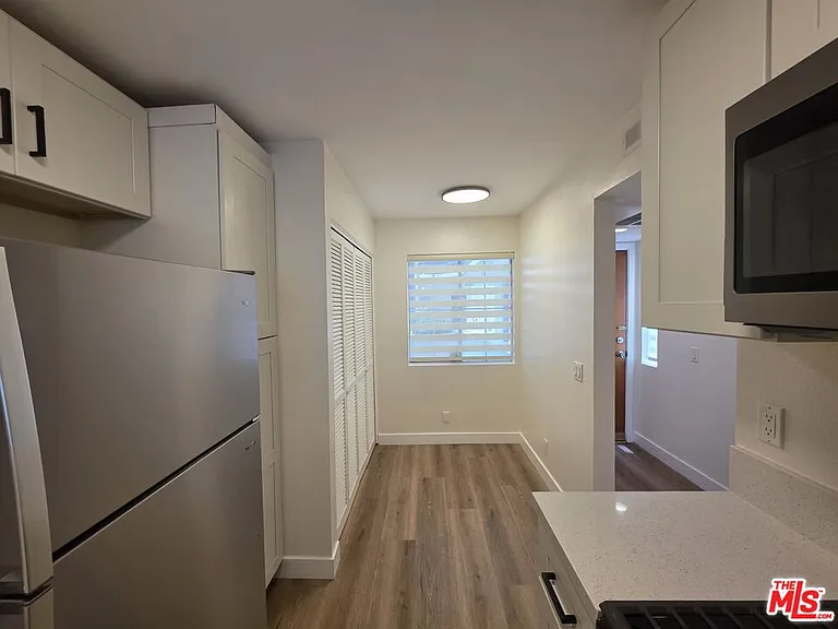 535 W 4th St #110 — Photo 2