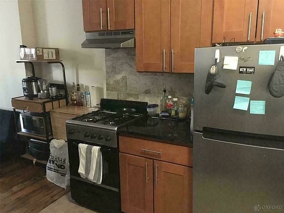 4th image of 320 E 59th St APT 1B