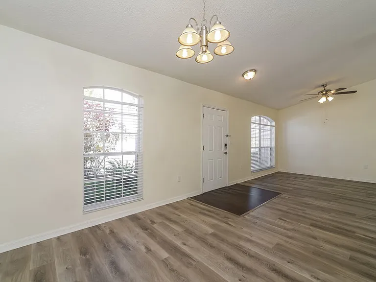 7172 Summit Dr — Photo 5