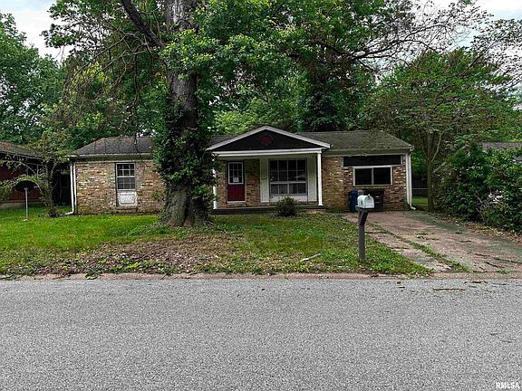2nd image of 1011 W Laurel St