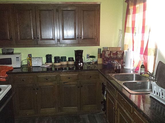 5th image of 8119 Highland Ave