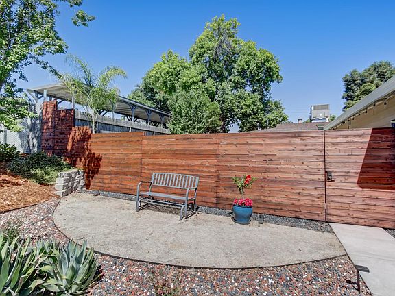 4th image of 1308 Champion Oaks Dr