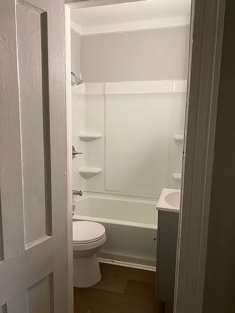 2 bed, $1,100 — Photo 2