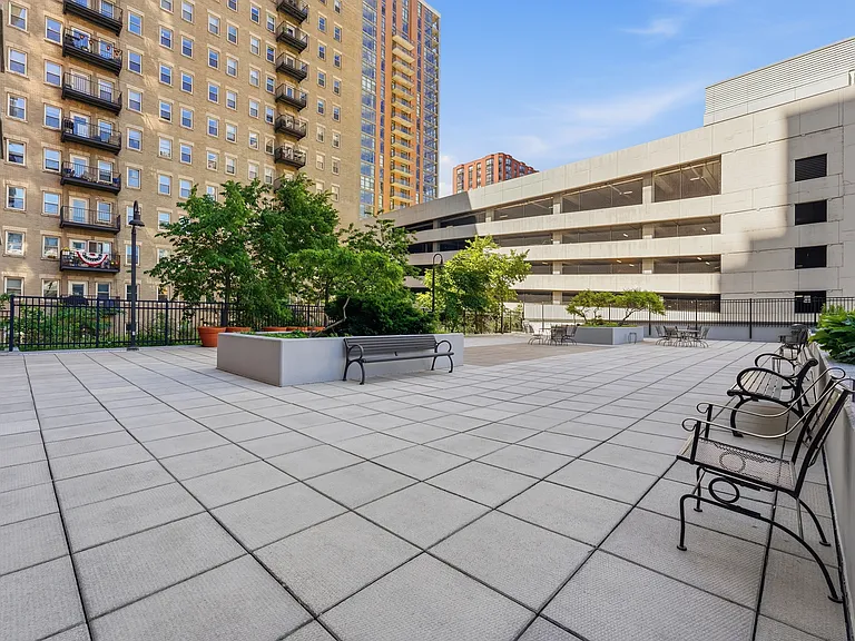 41 E 8th St #2905 — Photo 21