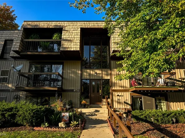 9711 Sunrise Blvd Unit L-23, North Royalton, OH 44133