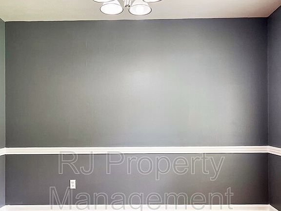 4th image of 3349 Foxwood Dr