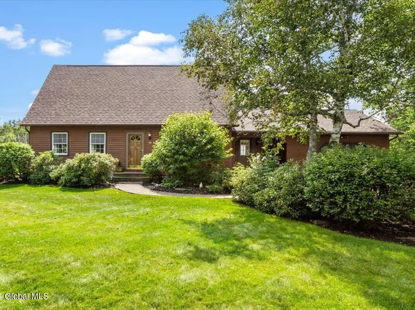 10 Dorset Street, Delmar, NY 12054