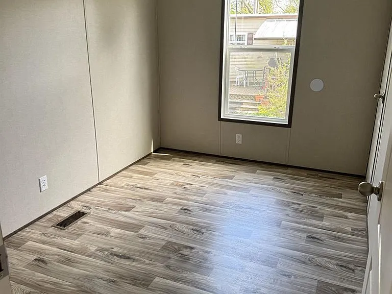 5205 Upperton Dr — Photo 4