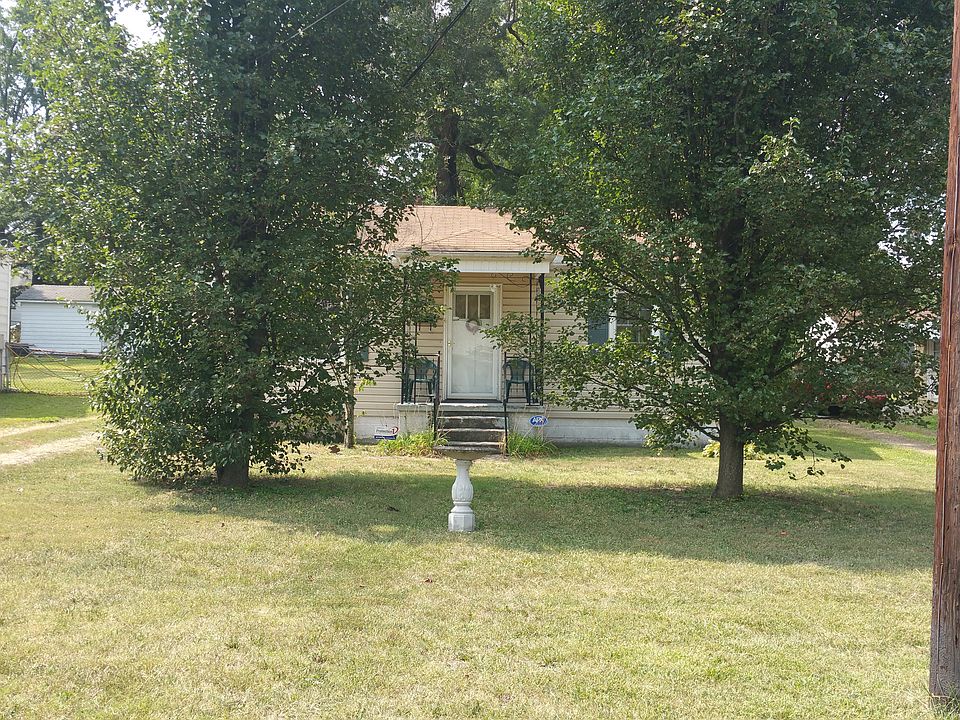 1st image of 1926 Woodside Dr