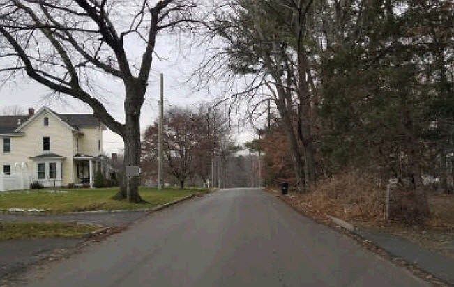 2nd image of 189 Tuller Rd