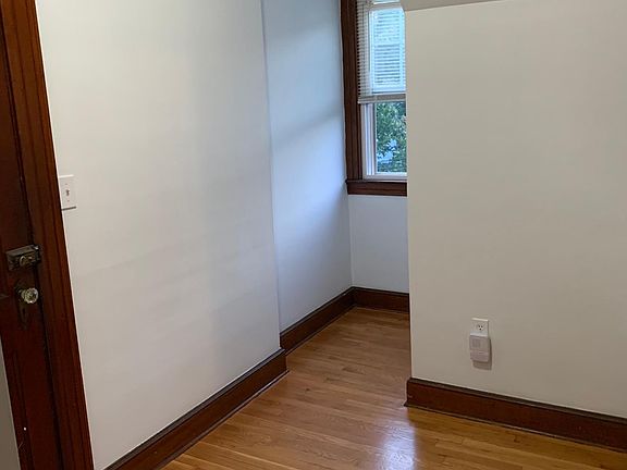 Front entrance foyer