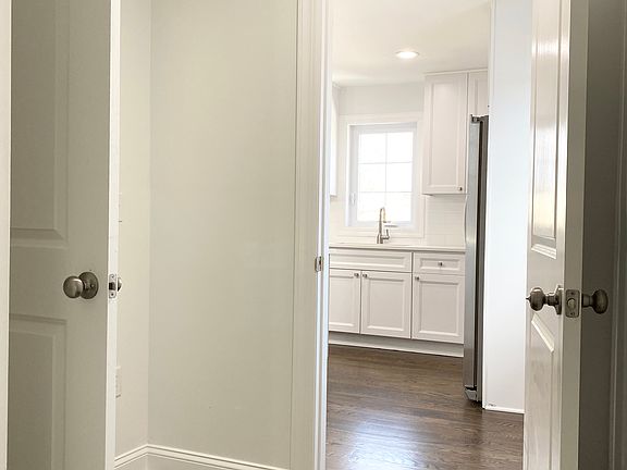 5th image of 61 Chestnut St #2