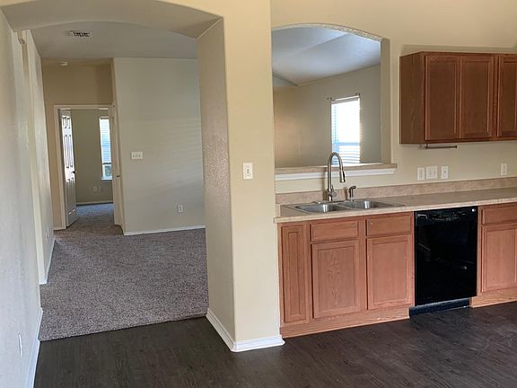 4th image of 923 Karah St