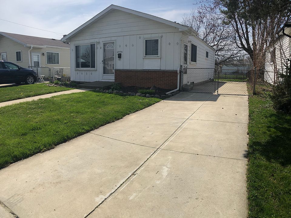 1st image of 19790 Woodward St