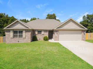 2110 Hunter Dr, Pea Ridge, AR 72751
