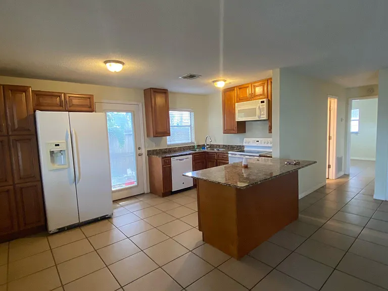 730 Law St — Photo 2