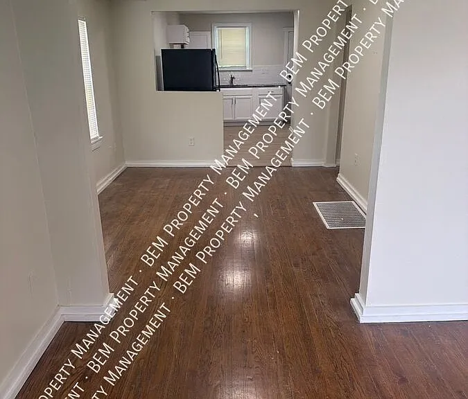 4427 Agnes Ave — Photo 6