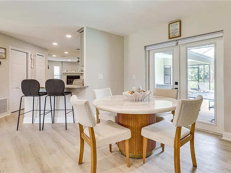 6030 Perthshire Ln — Photo 11