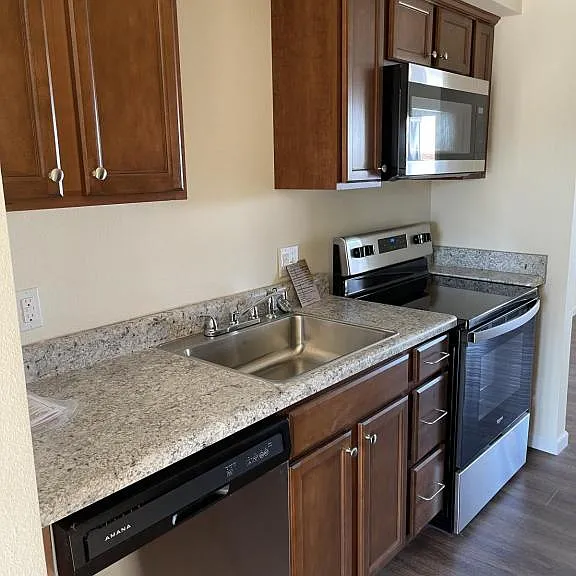 100 N Progress Dr — Photo 3