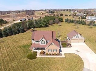 7520 Dell Rd, Saline, MI 48176