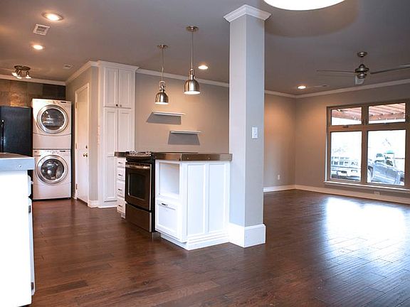5th image of 318 E Cleburn St