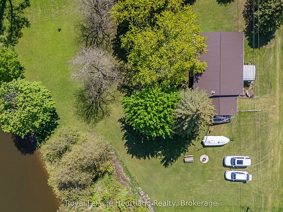 3rd image of 48 Poechman Ln