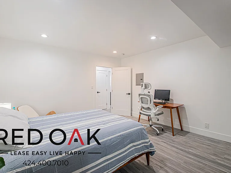 1350 N Fuller Ave #1 — Photo 21