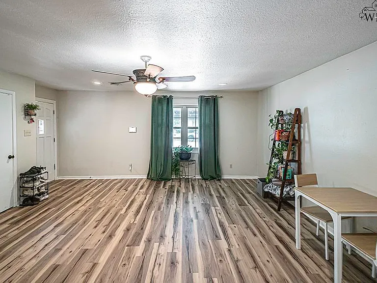 2905 S Bandera Dr — Photo 4