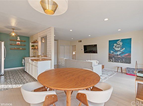 2nd image of 1750 Camino Palmero St APT 543