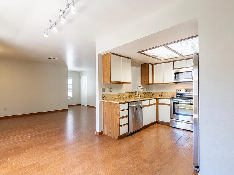 1321 Del Mar St #3 — Photo 15